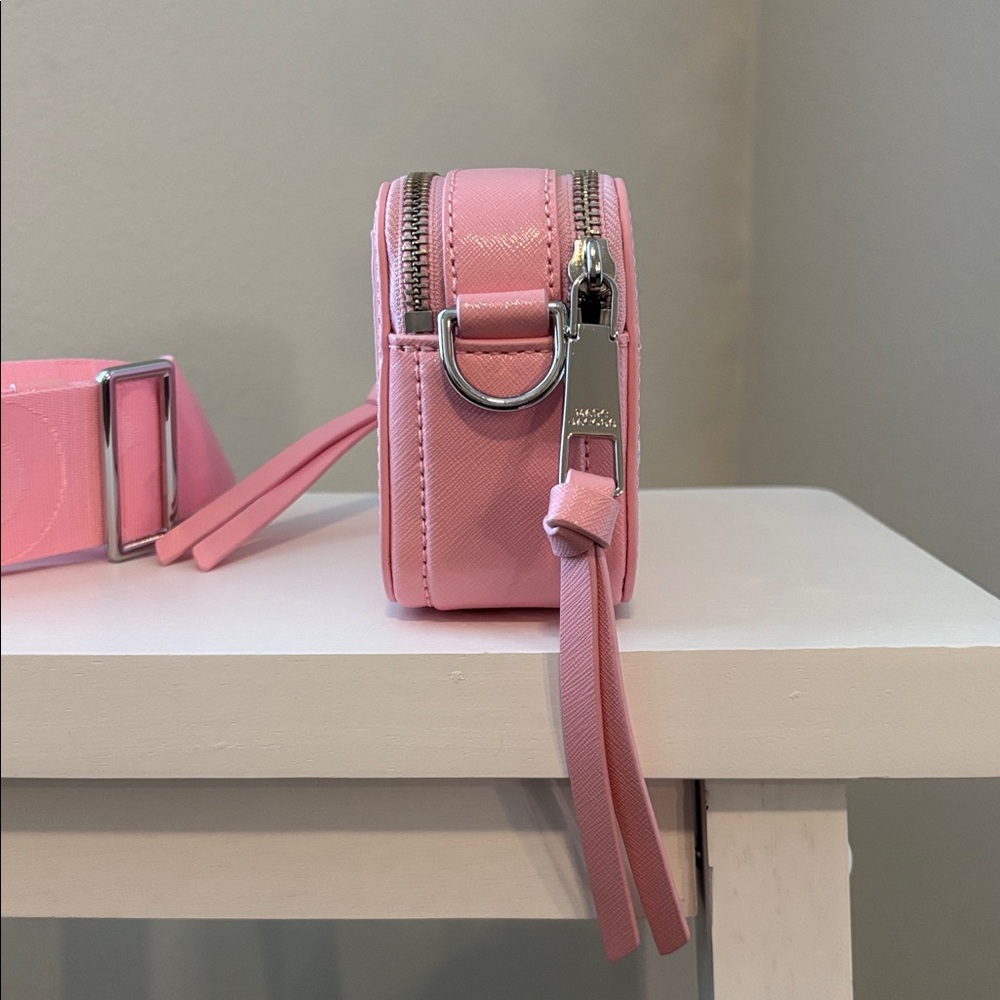 EUC Marc Jacobs The Solid Snapshot, Ribbon Pink - Picture 7 of 11